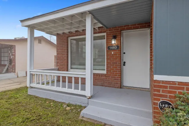 $269,200 | 980 East Apricot Avenue, Tulare, CA 93274