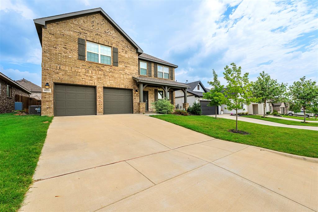 8232 Cheetah Path Godley, TX 76044 - Photo 2 of 27