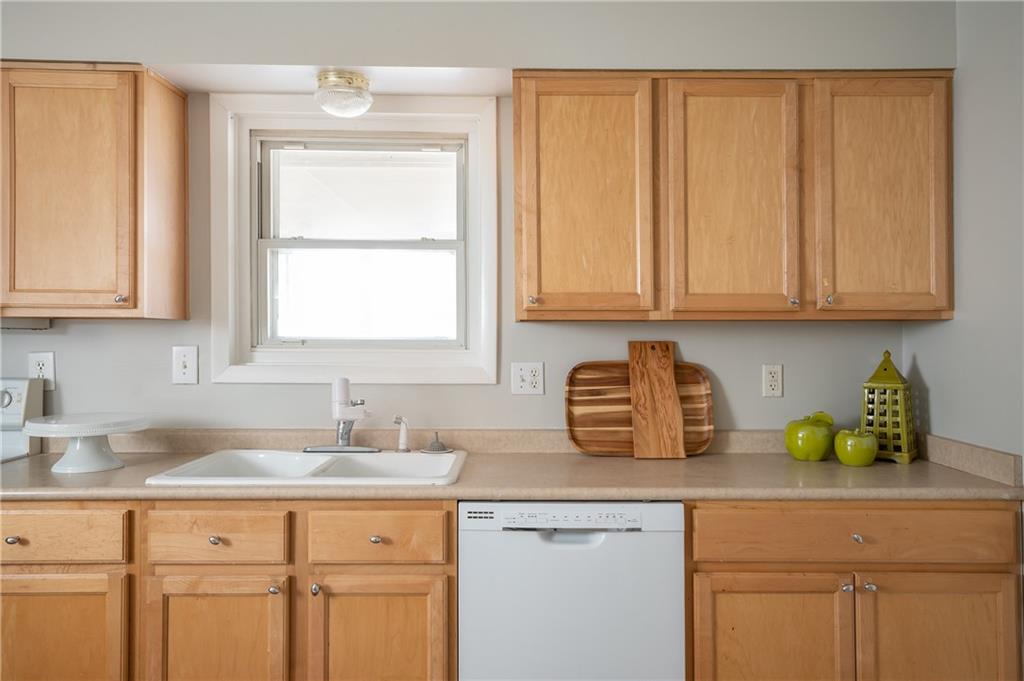 612 Emerson Road Carmel, IN 46032 - Photo 10 of 30 Gallery Image 10