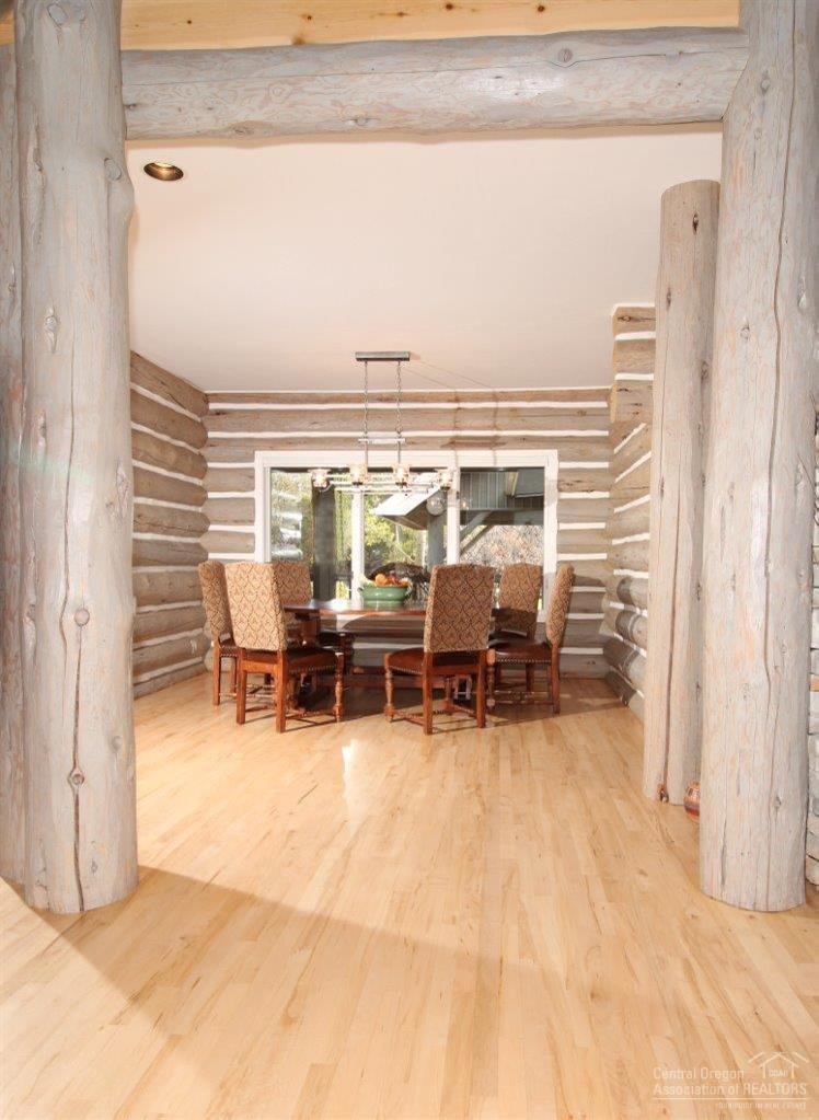 18985 Couch Market Road Bend, OR 97703 - Photo 11 of 24 Formal dining room