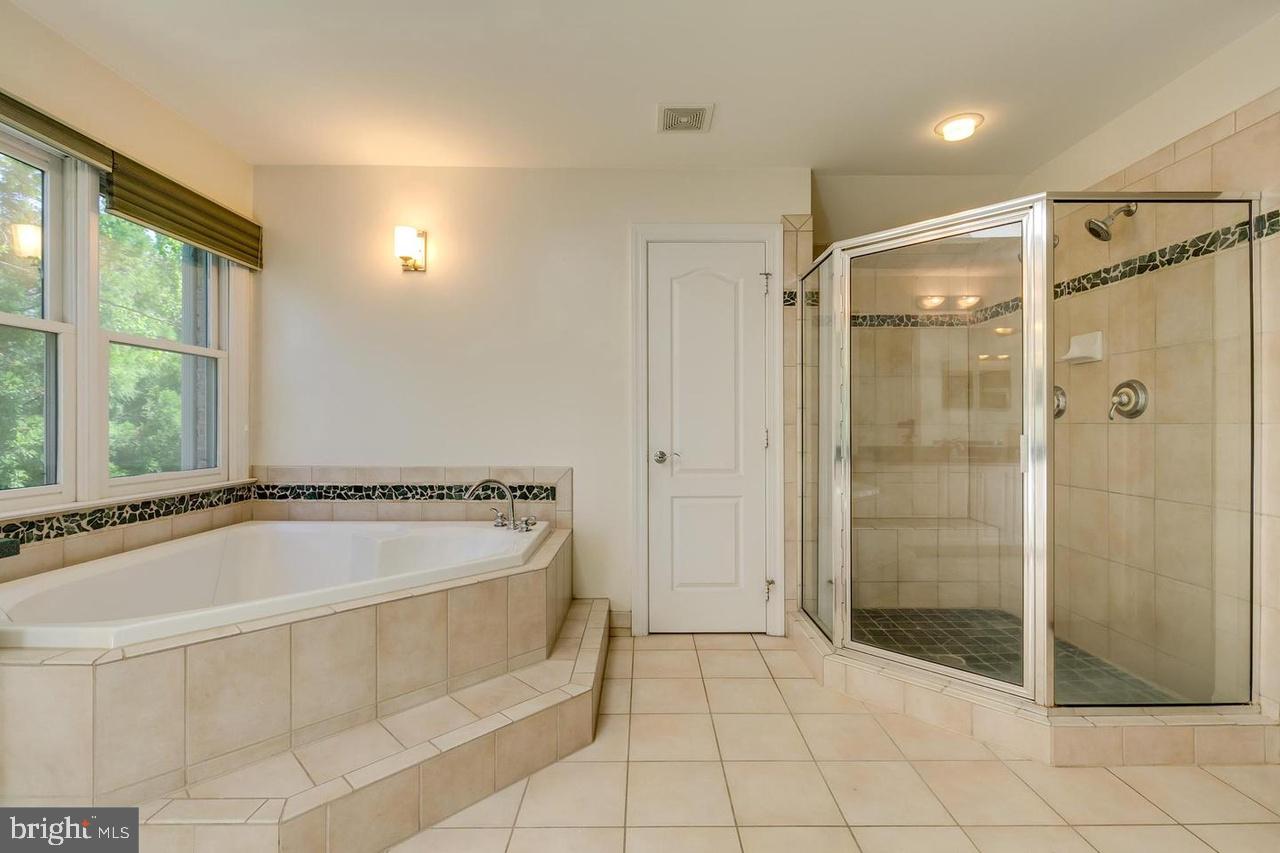 1489 Broadstone Place Vienna, VA 22182 - Photo 12 of 21