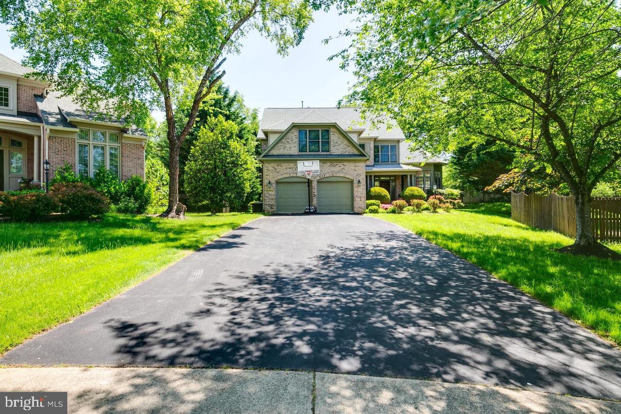 1489 Broadstone Place Vienna, VA 22182 - Photo 2 of 21