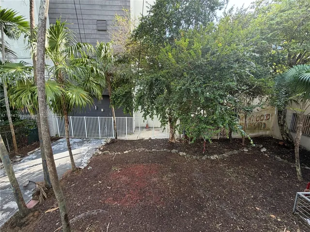 a view of a multi story building