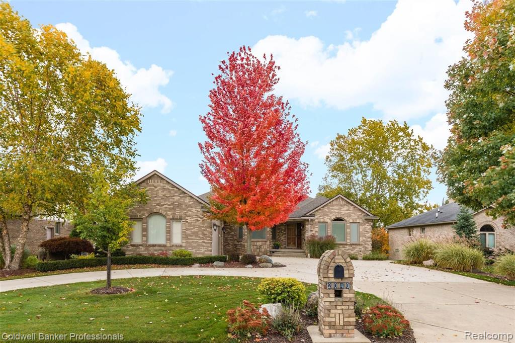 2040 Reagan Drive Rochester Hills, MI 48309 - Photo 2 of 42