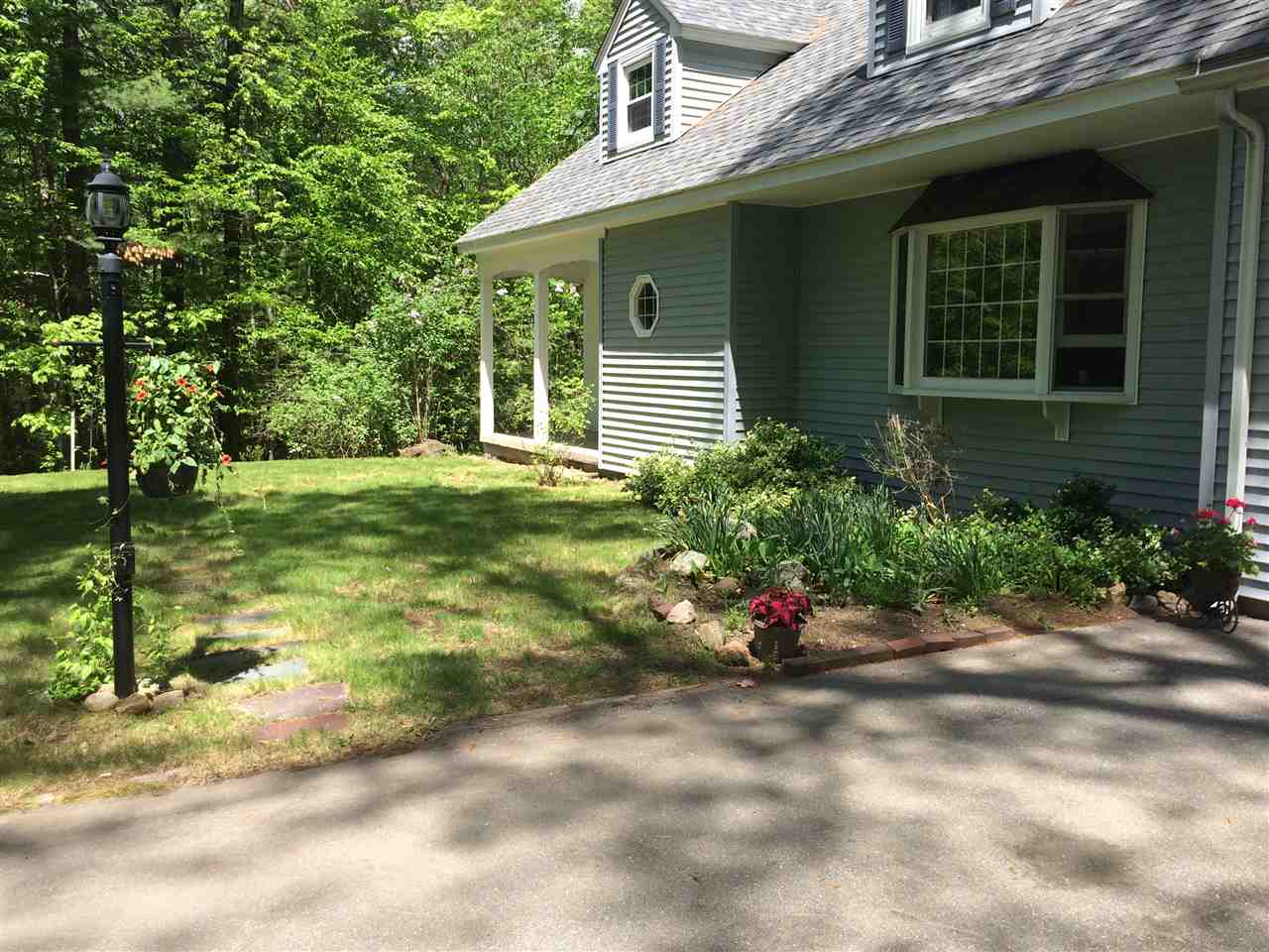 27 Cambridge Road Bedford, NH 03110 - Photo 3 of 21 Gallery Image 3