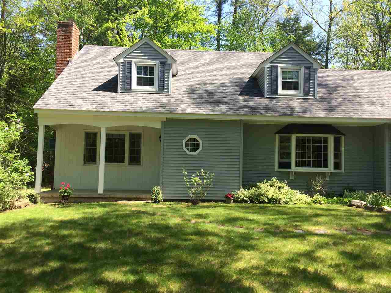 27 Cambridge Road Bedford, NH 03110 - Photo 4 of 21 Gallery Image 4