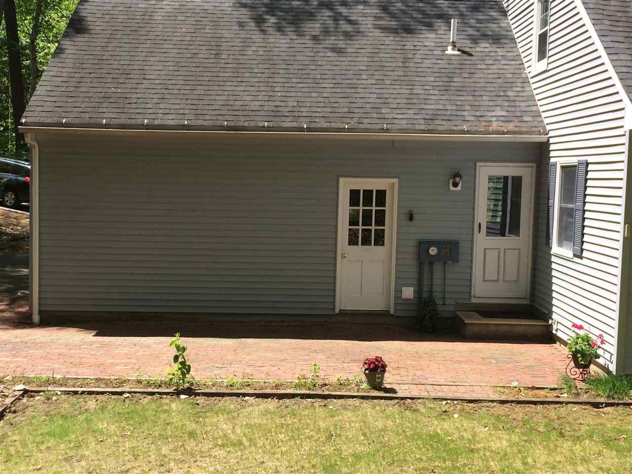 27 Cambridge Road Bedford, NH 03110 - Photo 6 of 21 Gallery Image 6