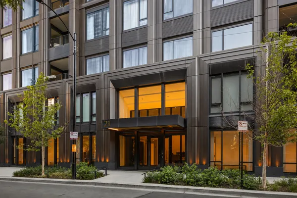 $1,550,000 | 21 North May Street, Unit 405, Chicago, IL 60607