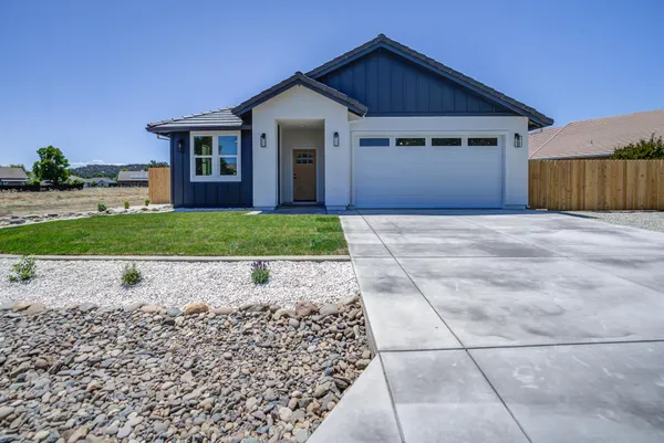 $449,999 | 19069 Shoreline Drive, Cottonwood, CA 96022