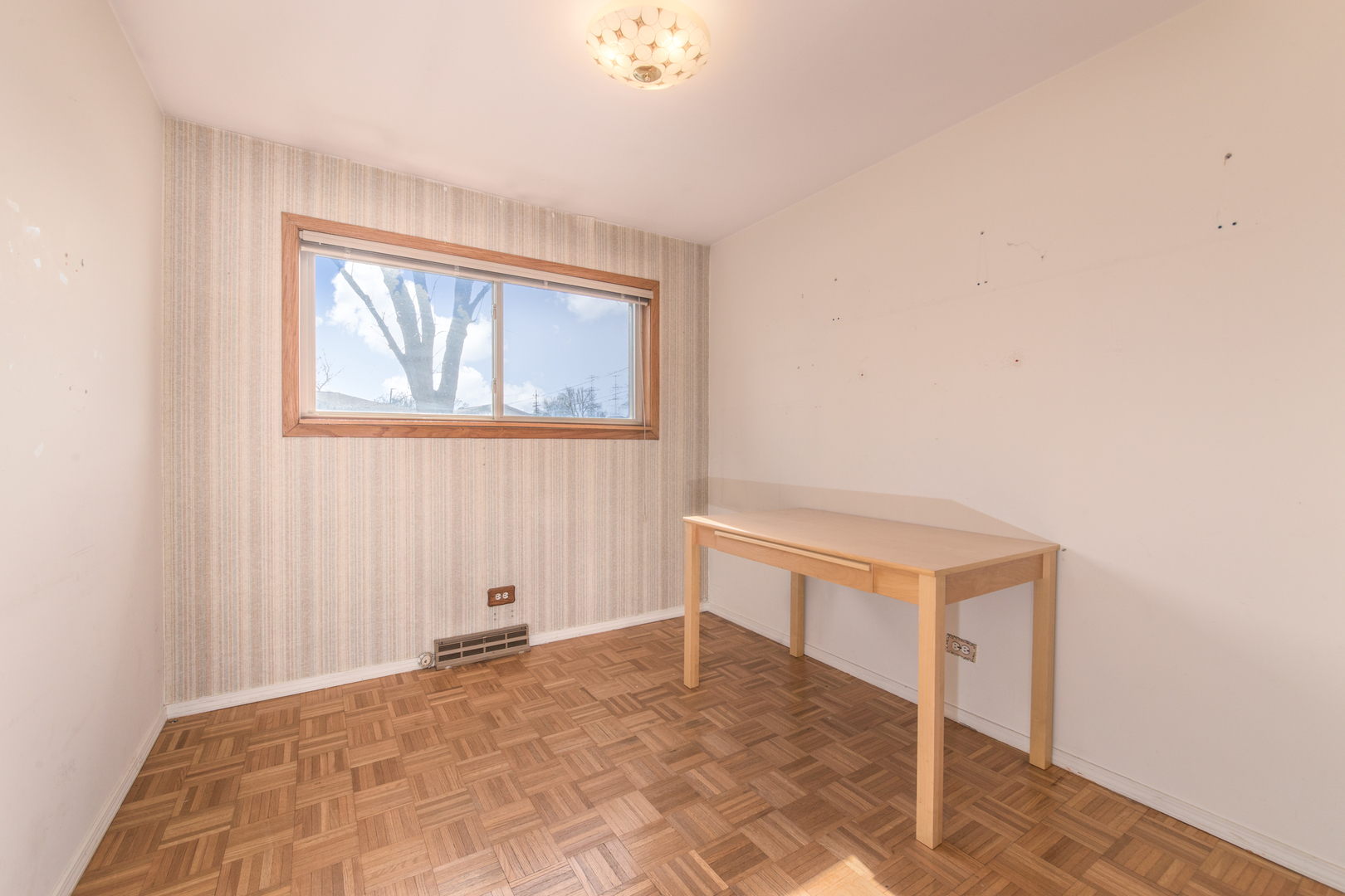 170 Westmere Road Des Plaines, IL 60016 - Photo 13 of 21 a view of an empty room with a window