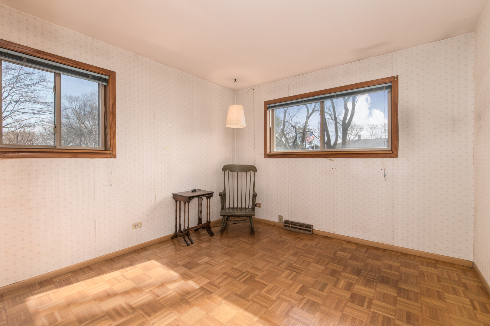 170 Westmere Road Des Plaines, IL 60016 - Photo 15 of 21 a view of workspace with window