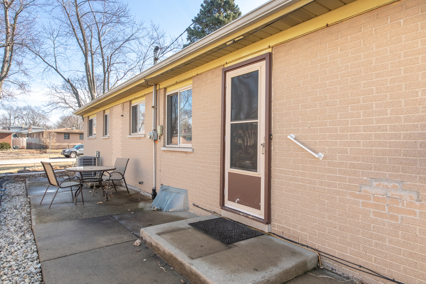 170 Westmere Road Des Plaines, IL 60016 - Photo 17 of 21 a backyard of a house with outdoor seating