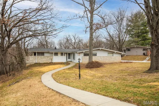 $475,000 | 193 Horseshoe Drive, Kirkwood, MO 63122