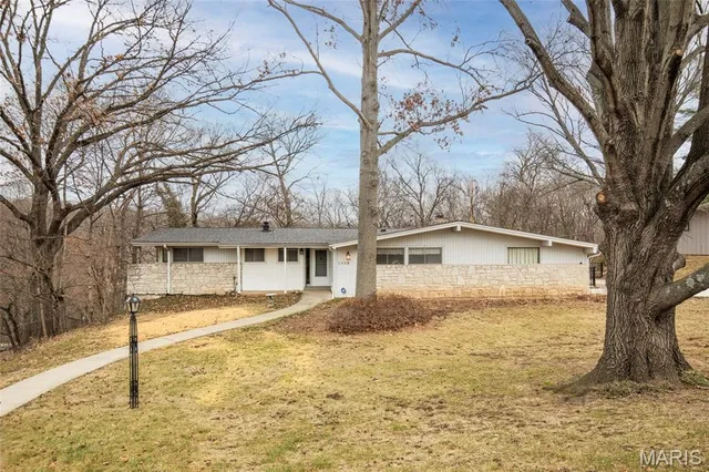 $475,000 | 193 Horseshoe Drive, Kirkwood, MO 63122