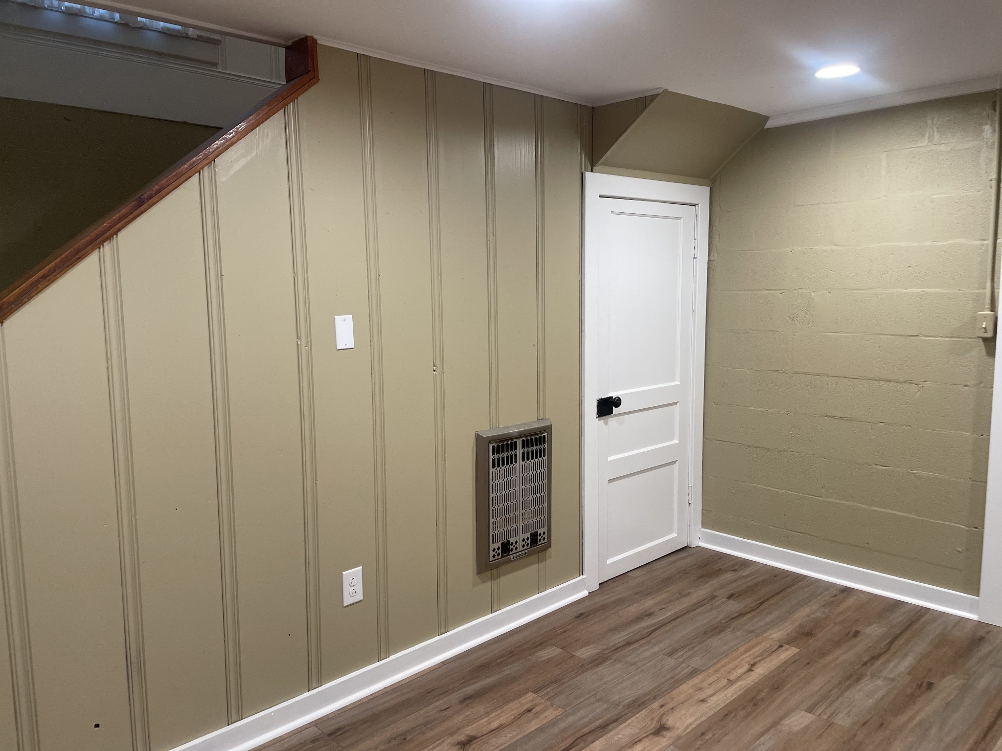 4467 Highway 431 Springfield, TN 37172 - Photo 43 of 47 a view of an empty room with wooden floor