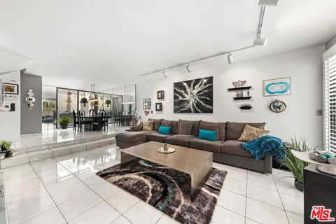$1,450,000 | 1015 21st Street, Unit B, Santa Monica, CA 90403
