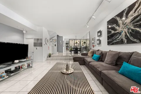 $1,450,000 | 1015 21st Street, Unit B, Santa Monica, CA 90403