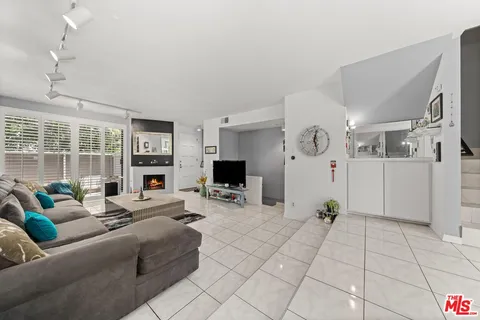 $1,450,000 | 1015 21st Street, Unit B, Santa Monica, CA 90403