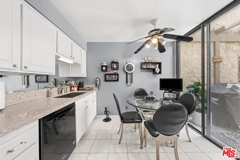 $1,450,000 | 1015 21st Street, Unit B, Santa Monica, CA 90403