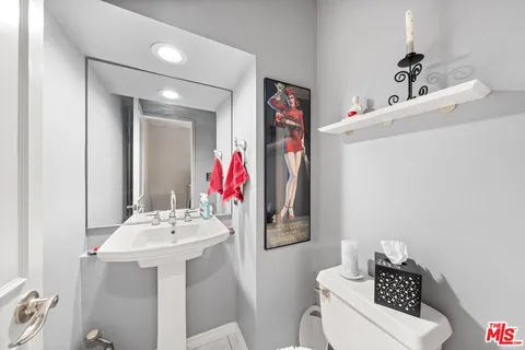 $1,450,000 | 1015 21st Street, Unit B, Santa Monica, CA 90403