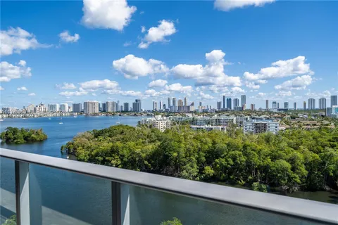 $545,000 | 16385 Biscayne Boulevard, Unit 1120, North Miami Beach, FL 33160