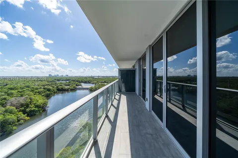 $545,000 | 16385 Biscayne Boulevard, Unit 1120, North Miami Beach, FL 33160