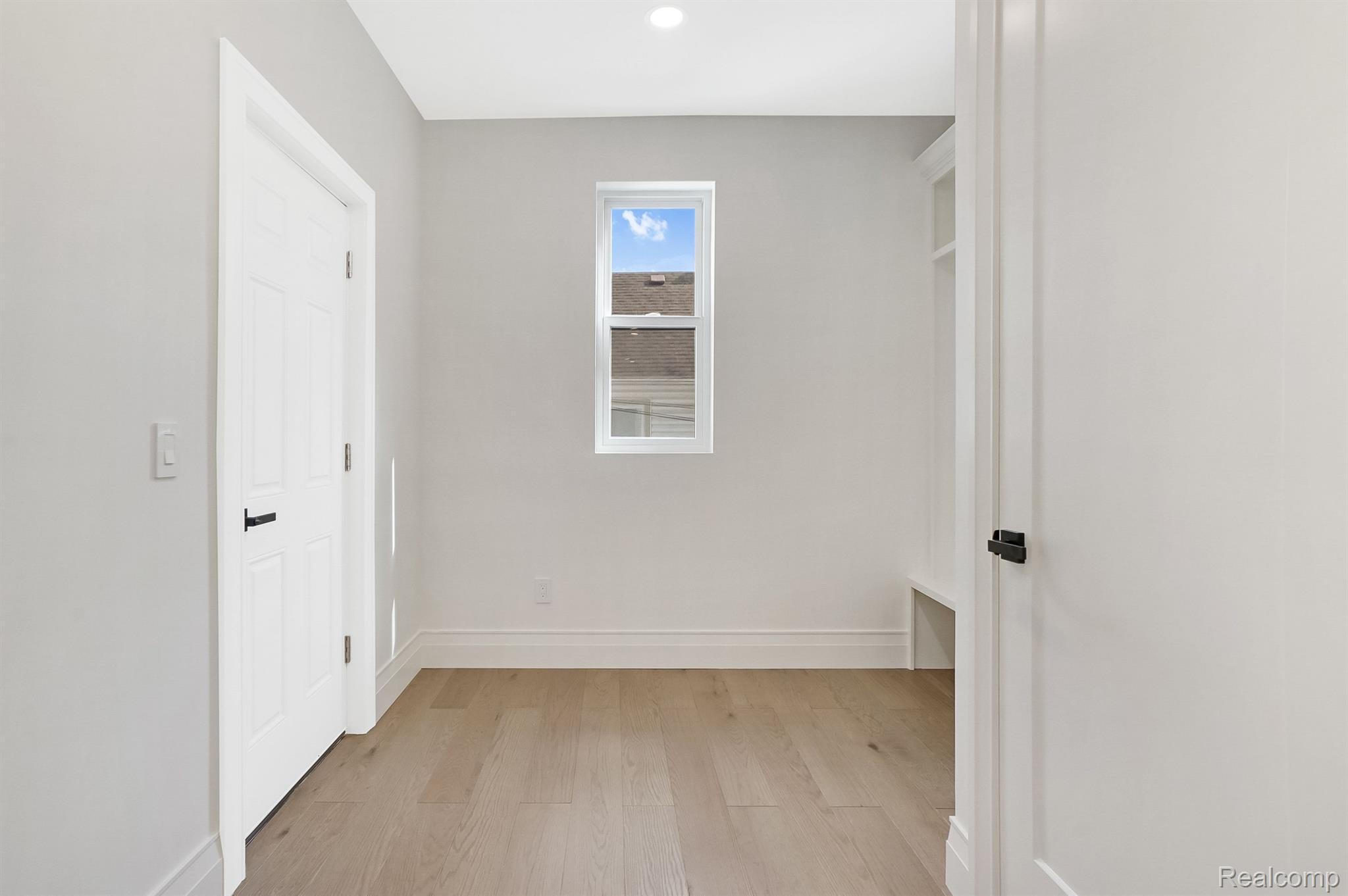 3815 Kent Road Royal Oak, MI 48073 - Photo 34 of 71 Gallery Image 34
