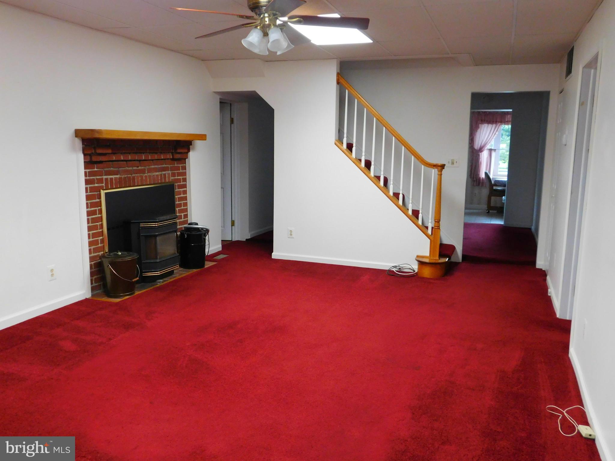 2012 Tred Avon Road Essex, MD 21221 - Photo 14 of 25 Living Room
