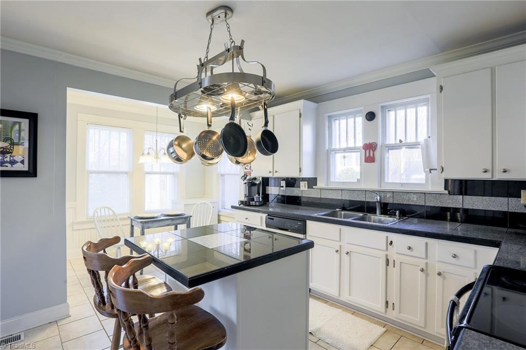 404 Spring Street Thomasville, NC 27360 - Photo 13 of 30 Gallery Image 13