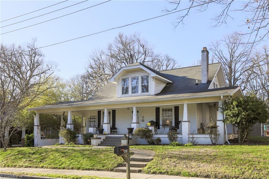 404 Spring Street Thomasville, NC 27360 - Photo 4 of 30 Gallery Image 4