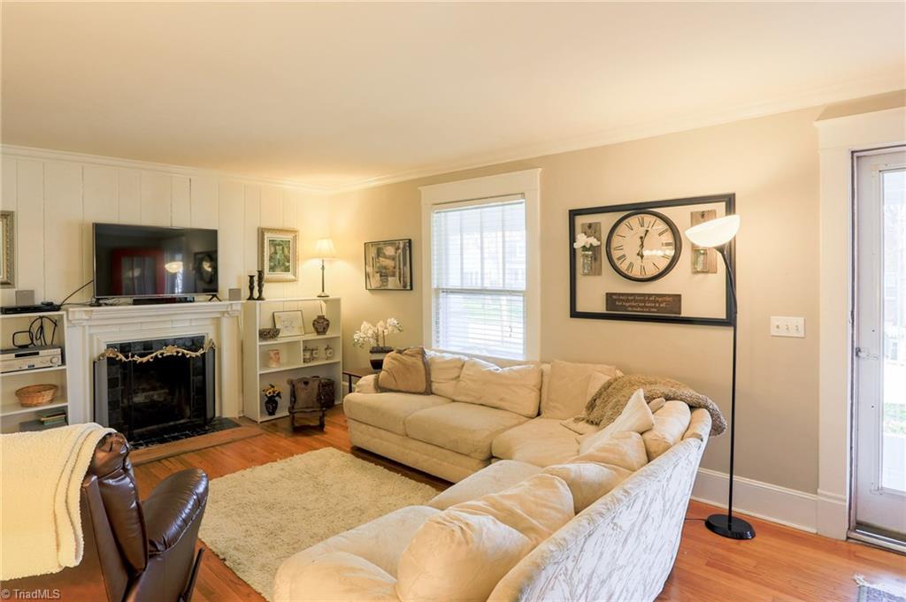 404 Spring Street Thomasville, NC 27360 - Photo 8 of 30 Gallery Image 8