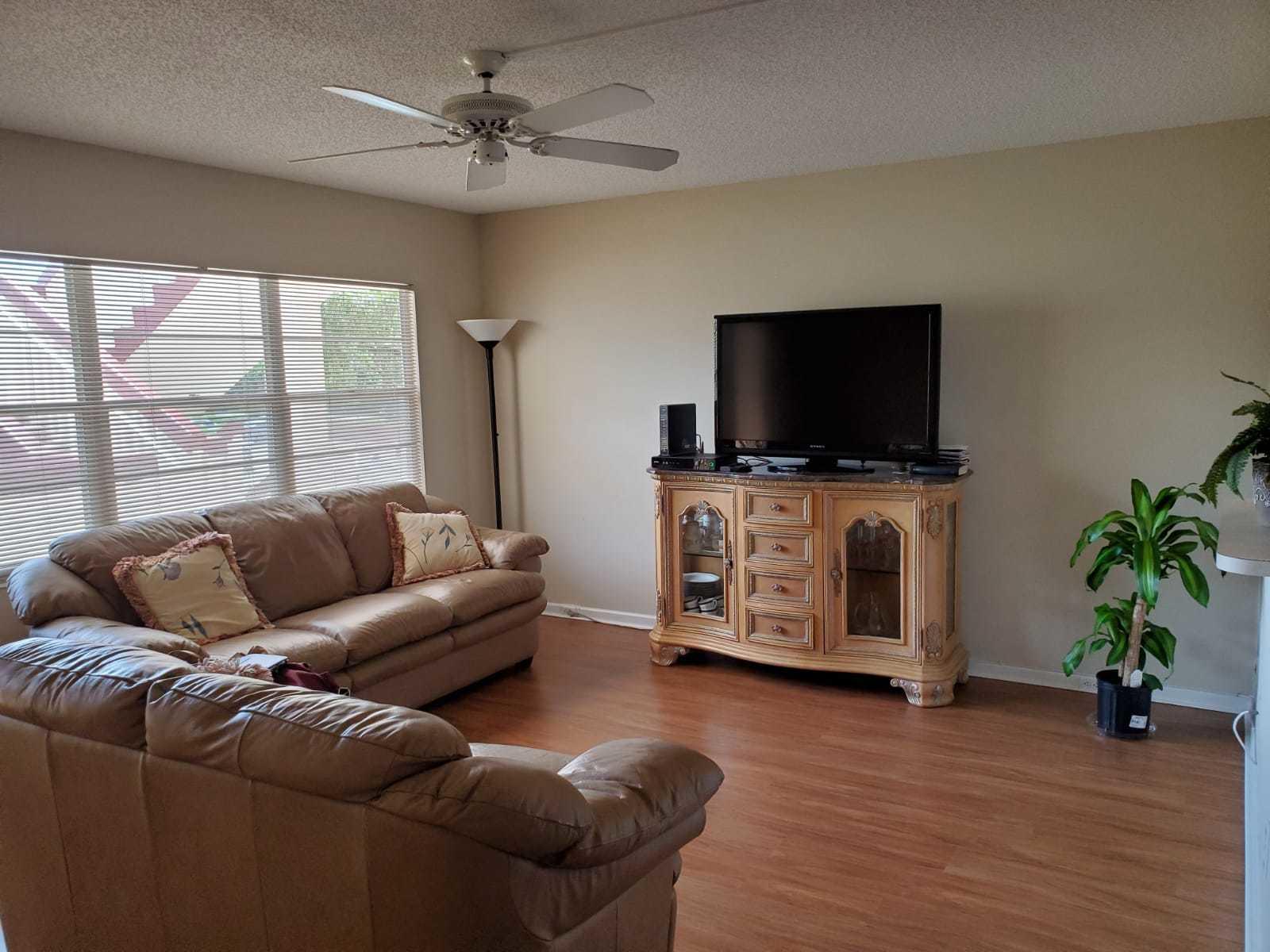 143 Fanshaw D Boca Raton, FL 33434 - Photo 18 of 28 LIVING ROOM