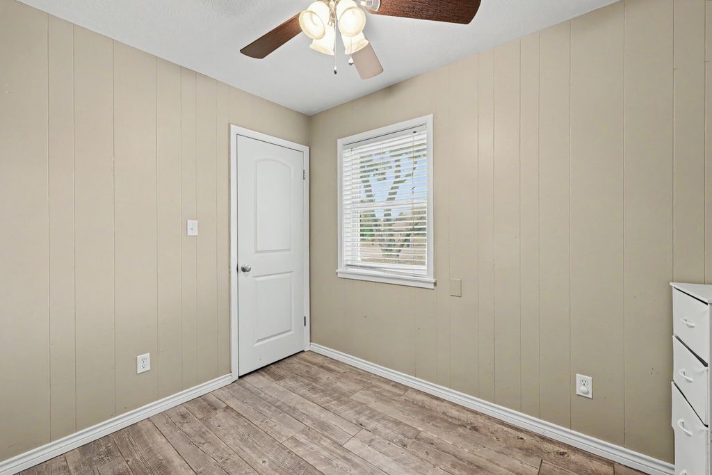 4005 Ridge Trail Robstown, TX 78380 - Photo 26 of 37 Guest Bedroom #4