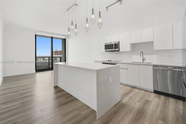 $2,808 | 101 Diplomat Parkway, Unit 805, Hallandale Beach, FL 33009