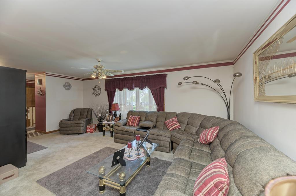 768 George Street Bensenville, IL 60106 - Photo 4 of 37