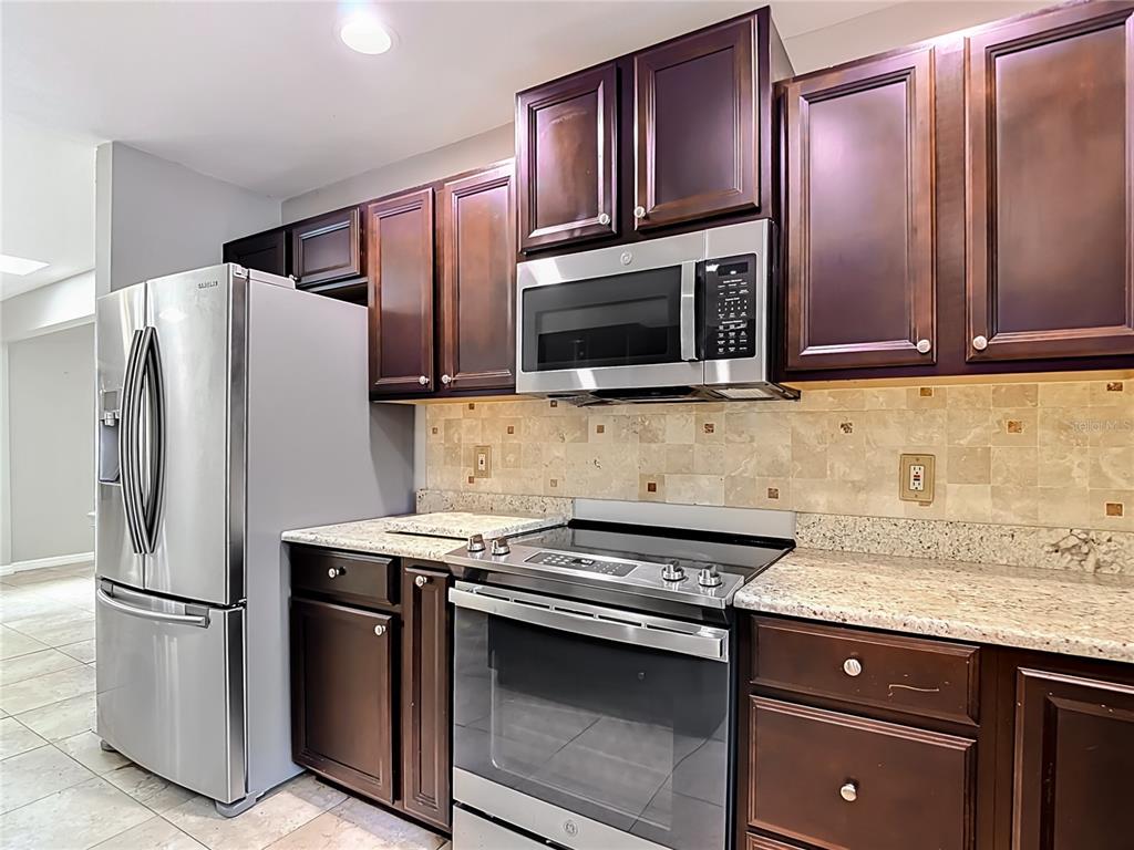 811 Ambassador Loop Tampa, FL 33613 - Photo 28 of 75