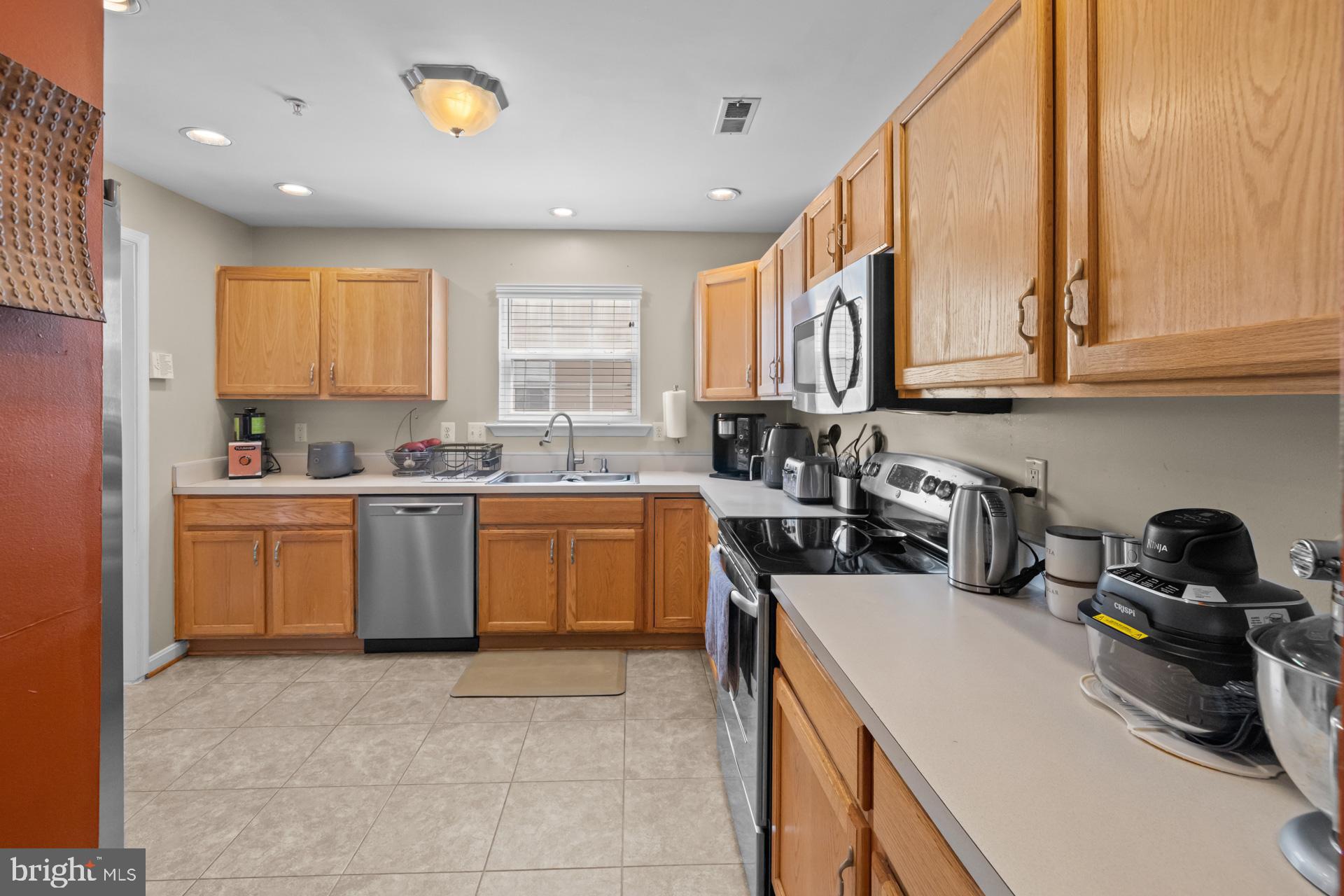 7722 Fishing Creek Way Clinton, MD 20735 - Photo 6 of 40