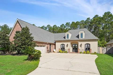 $640,000 | 205 Grande Maison Boulevard, Mandeville, LA 70471