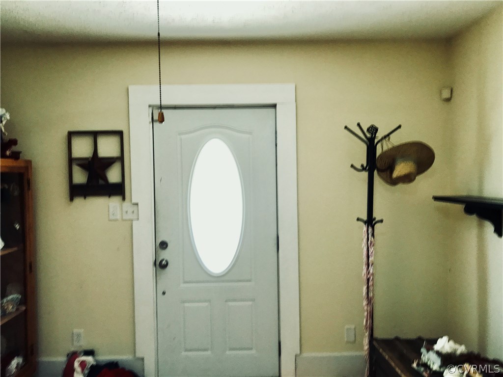 537 Graham Road Petersburg, VA 23805 - Photo 3 of 16 Gallery Image 3