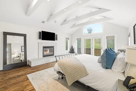 $2,195,000 | 22 Random Farms Circle, Chappaqua, NY 10514