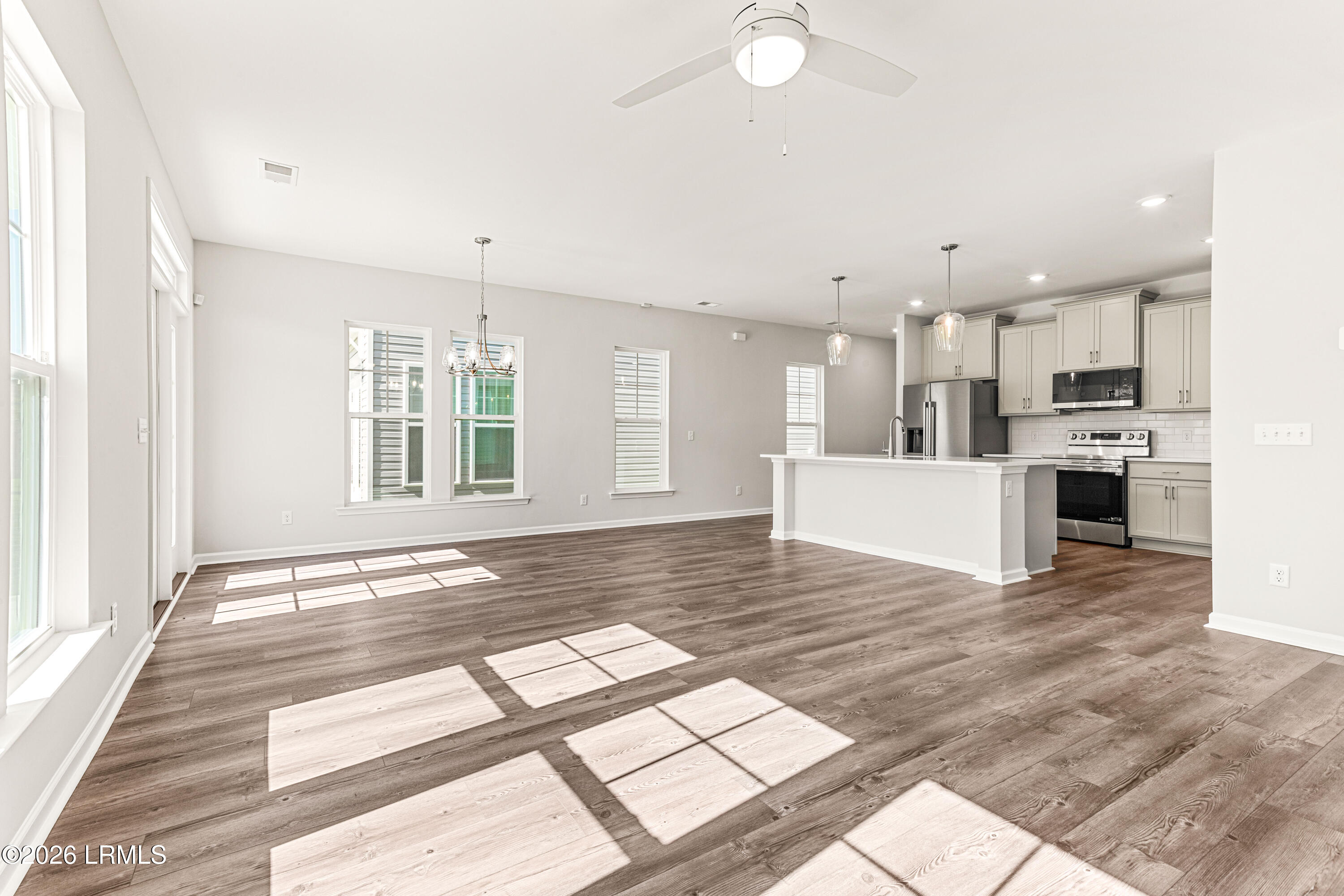 370 Conifer Street Hardeeville, SC 29927 - Photo 9 of 22 Dining area