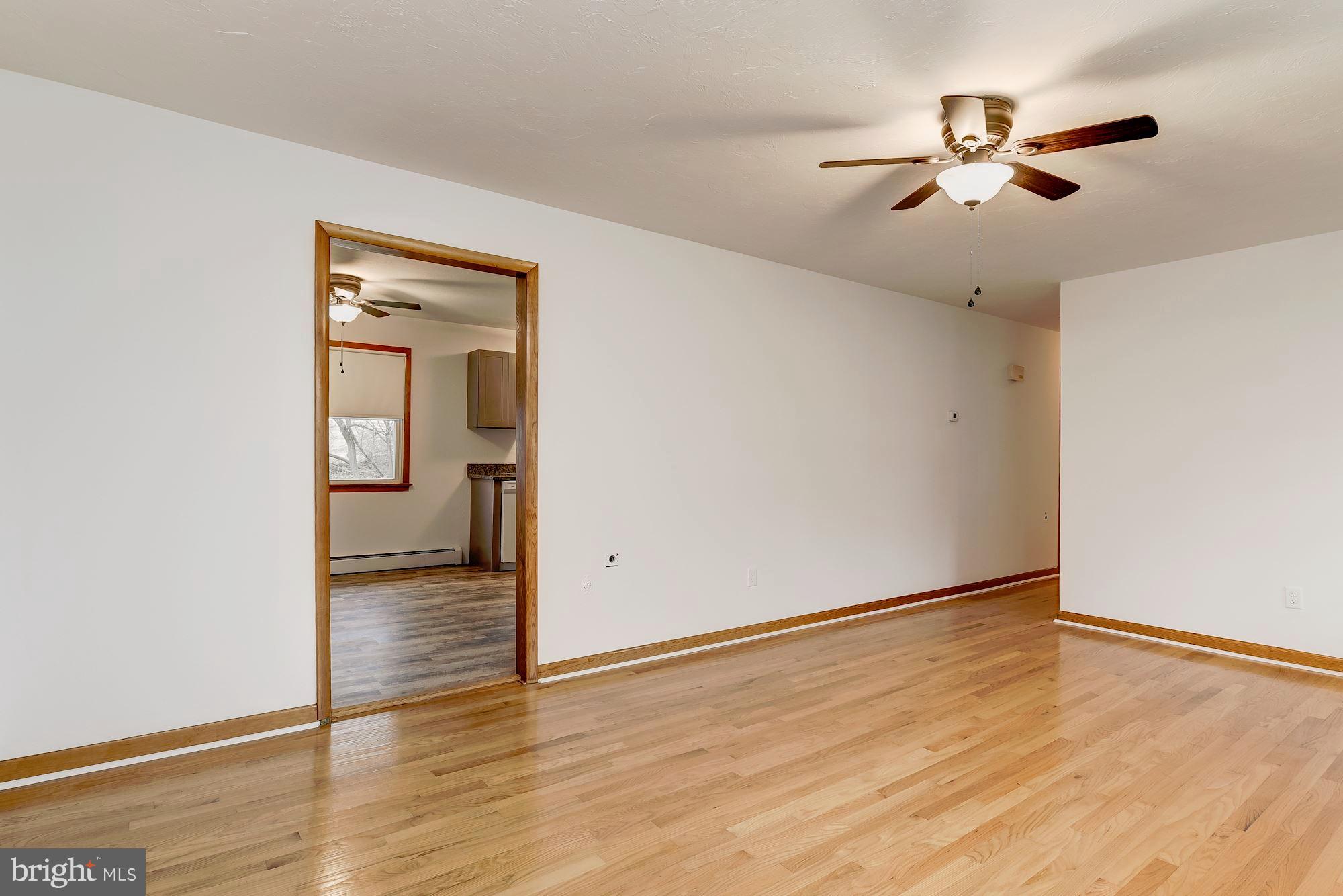 1512 Washington Road Westminster, MD 21157 - Photo 4 of 31 Living Room