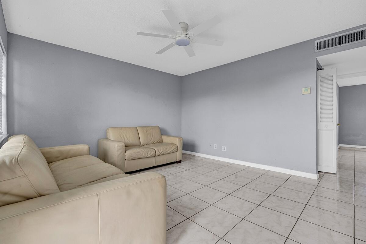 340 Northwest 19th Street, Unit 3080 Boca Raton, FL 33432 - Photo 5 of 15 DSC09452