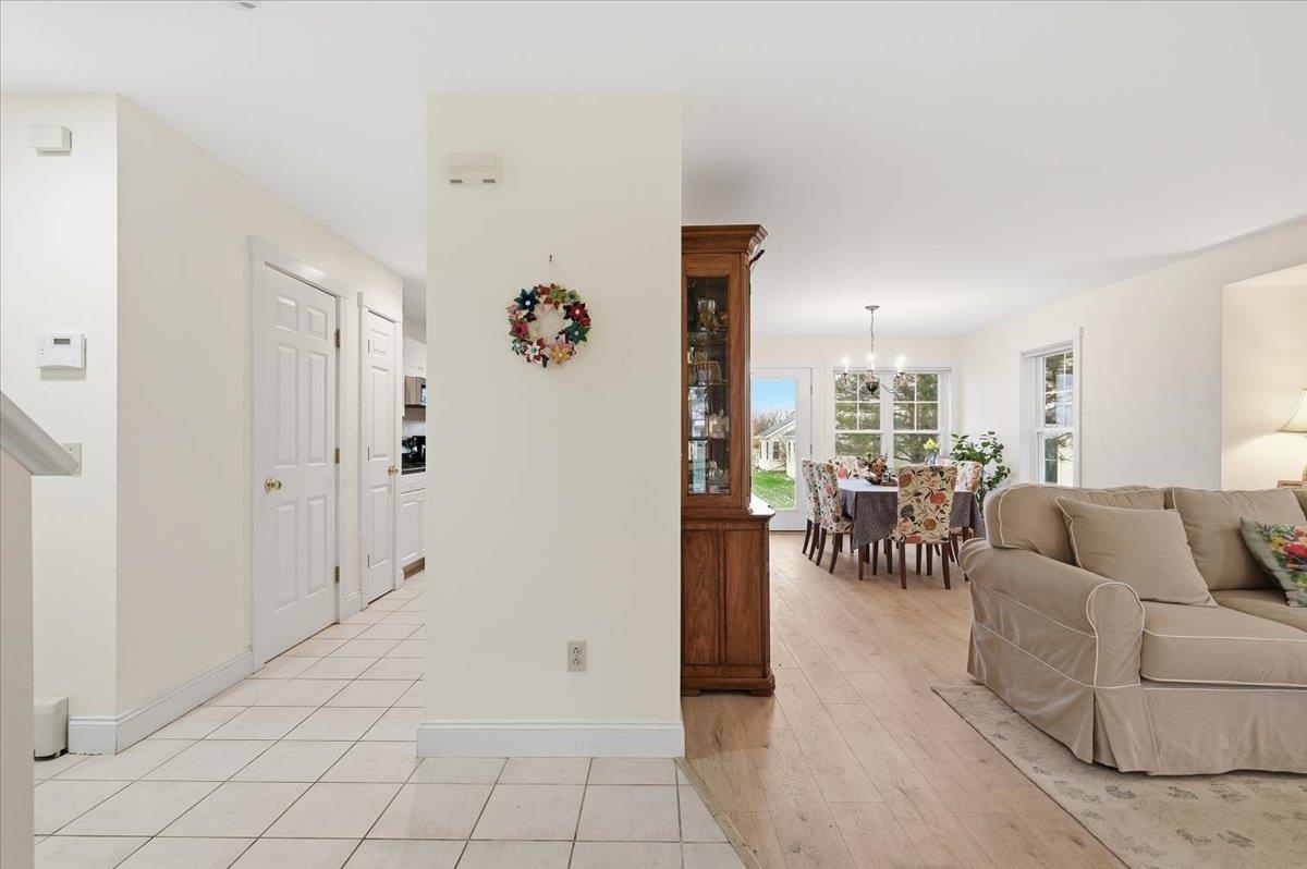 194 Commons Road Williston, VT 05495 - Photo 2 of 44