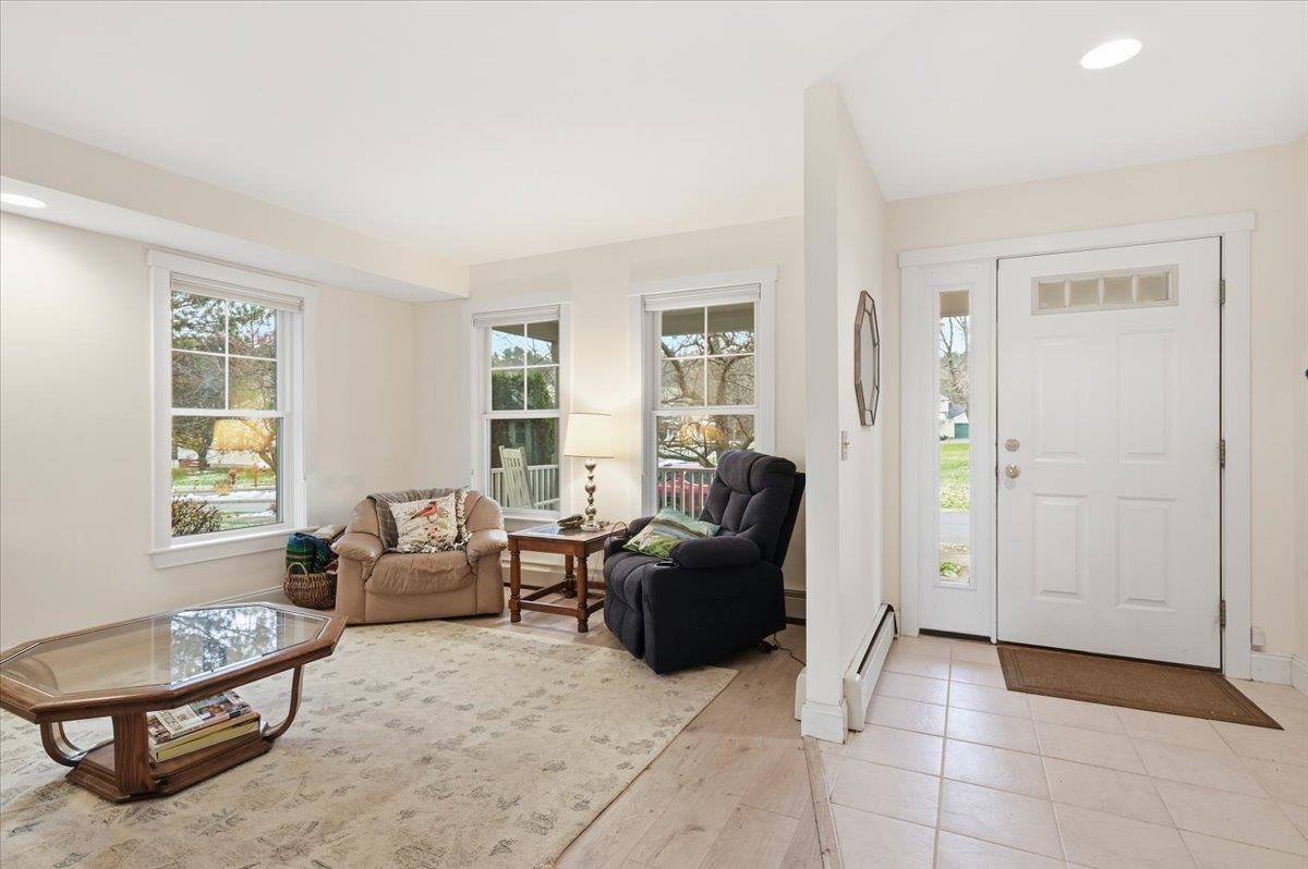 194 Commons Road Williston, VT 05495 - Photo 3 of 44