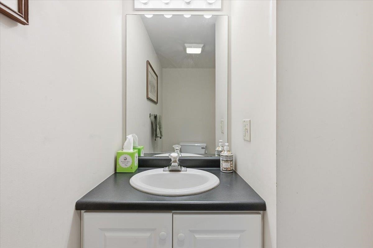 194 Commons Road Williston, VT 05495 - Photo 32 of 44