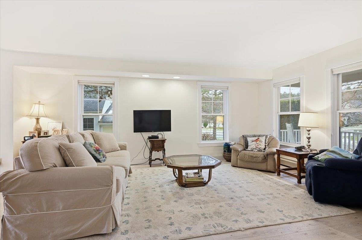 194 Commons Road Williston, VT 05495 - Photo 4 of 44