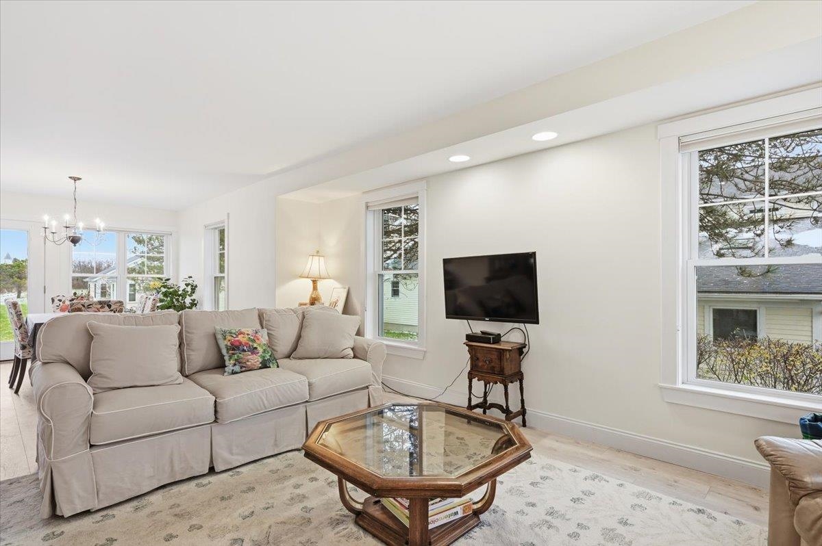 194 Commons Road Williston, VT 05495 - Photo 5 of 44