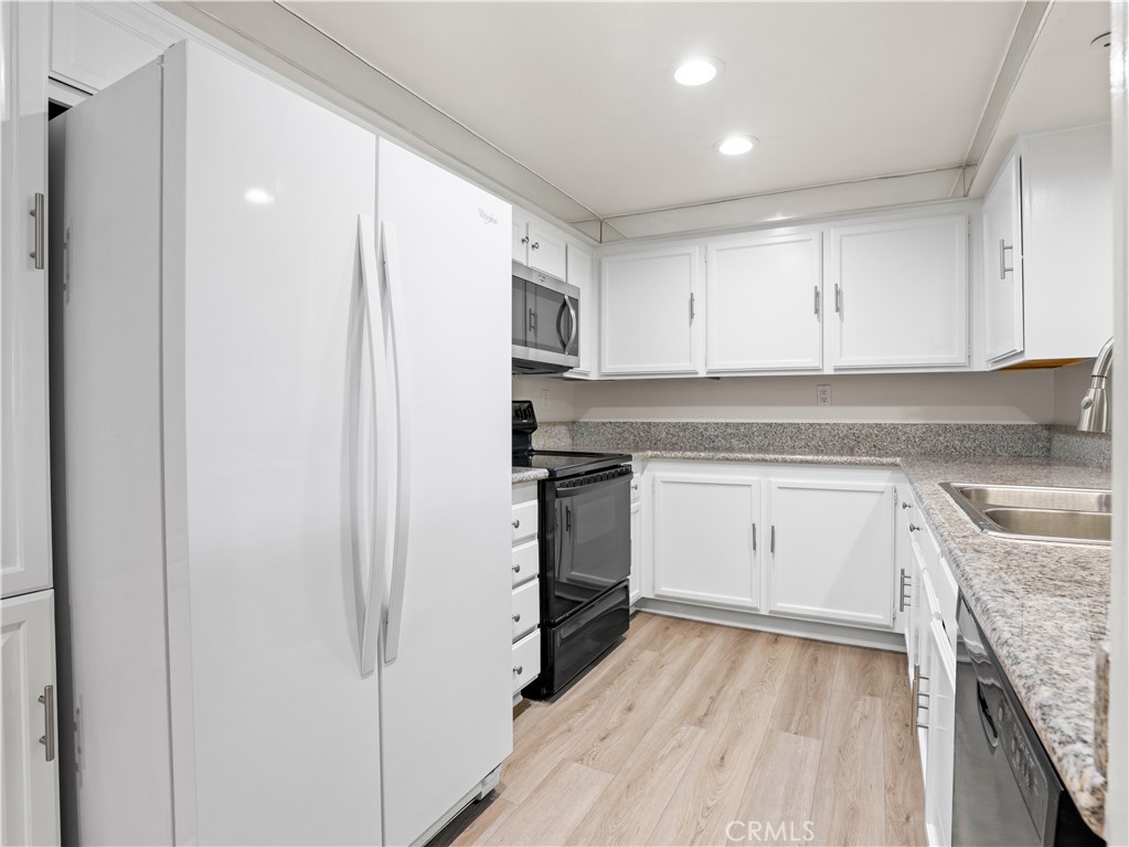 76 Country Mile Road Pomona, CA 91766 - Photo 2 of 32