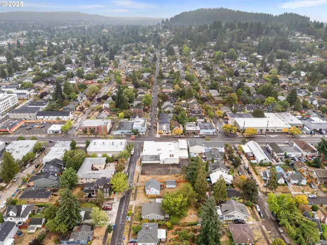 $384,900 | 483 Northeast 72nd Avenue, Unit 3, Portland, OR 97213